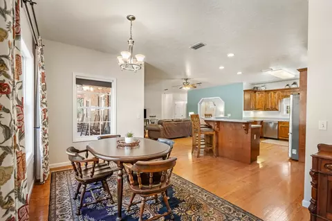 Dining - 3850 Preston Sheffield Rd, Perry, FL 32347 photo 4 of 6