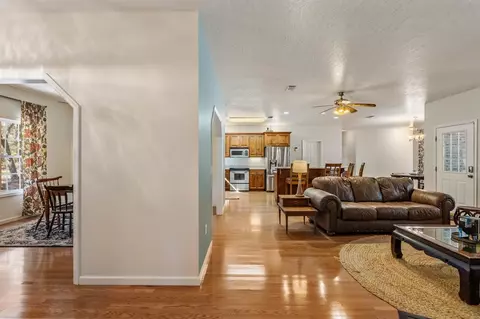 Entry Way - 3850 Preston Sheffield Rd, Perry, FL 32347 photo 4 of 5