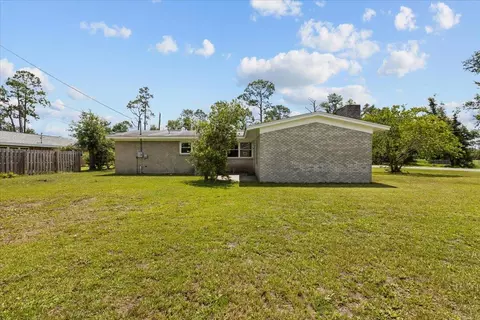 203 Forest Cir, Perry, FL 32347 photo 5