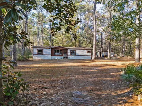 22 Berry Rd, Sopchoppy, FL 32358