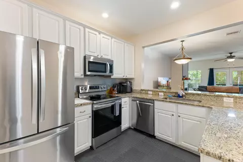 1325 Stone Rd #202, Tallahassee, FL 32303