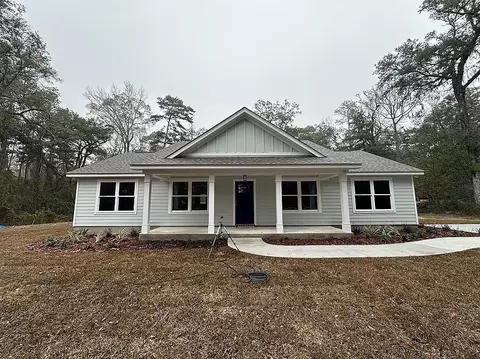 10 Centerline Rd, Crawfordville, FL 32327