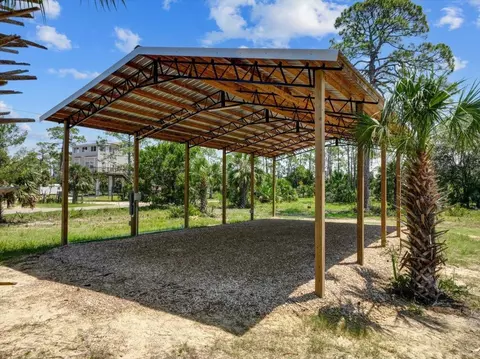 21420 Osprey Rd, Perry, FL 32348