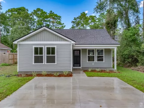 46 Franklin Dr, Crawfordville, FL 32327