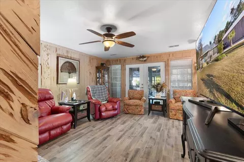 Living - 218 SE Thirteenth St, Steinhatchee, FL 32359 photo 2 of 2