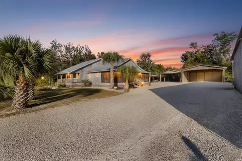 Exterior - 218 SE Thirteenth St, Steinhatchee, FL 32359 photo 2 of 22