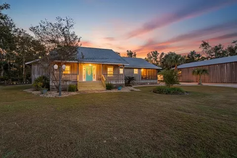 218 SE Thirteenth St, Steinhatchee, FL 32359
