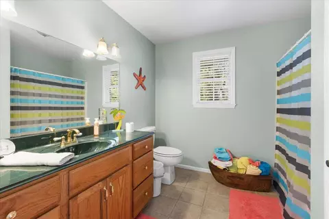 Bath - 218 SE Thirteenth St, Steinhatchee, FL 32359 photo 3 of 5
