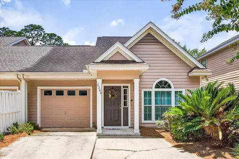 2704 Laurelwood Ln, Tallahassee, FL 32308