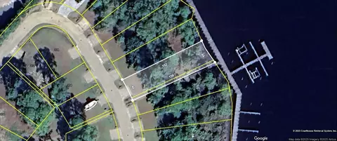 341 Sandalwood Trce, Carrabelle, FL 32322