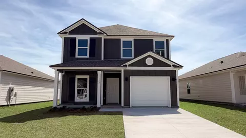 188 Needle Thrush Cir, Crawfordville, FL 32327