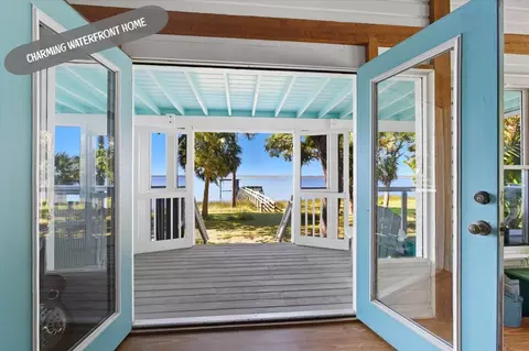 100 River Dr, Panacea, FL 32346