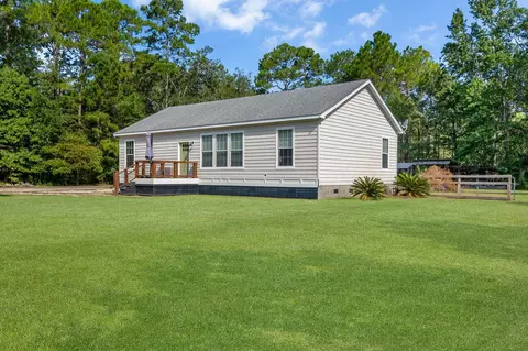 34 Fire Escape Rd, Saint Marks, FL 32355