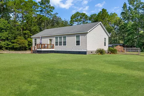 34 Fire Escape Rd, Saint Marks, FL 32355