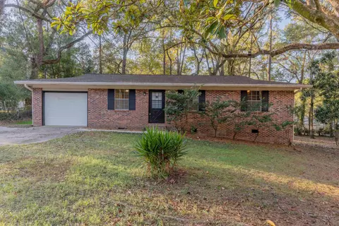 2400 Hideaway Ct, Tallahassee, FL 32303