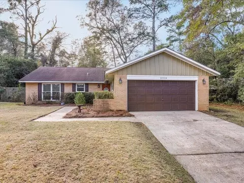 2216 Woodlawn Dr, Tallahassee, FL 32303