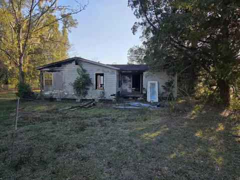 10801 NW Faircloth, Bristol, FL 32321