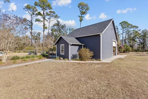 Exterior - 200 N Cheryl Dr, Perry, FL 32347 photo 12 of 25