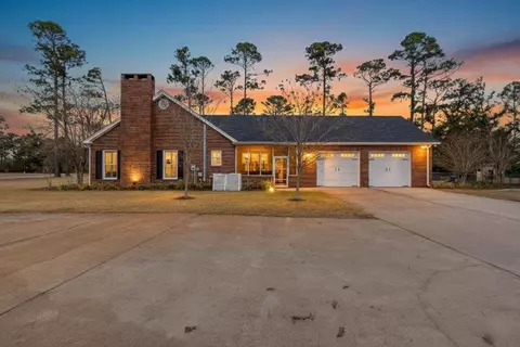 Exterior - 200 N Cheryl Dr, Perry, FL 32347 photo 3 of 25