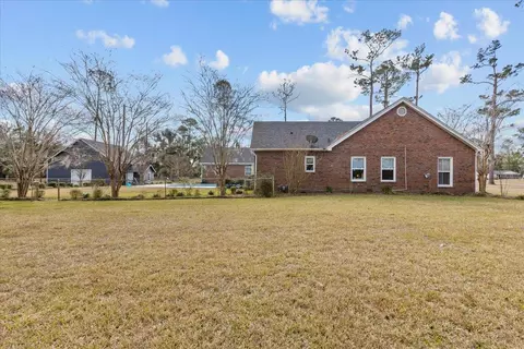 Exterior - 200 N Cheryl Dr, Perry, FL 32347 photo 20 of 25