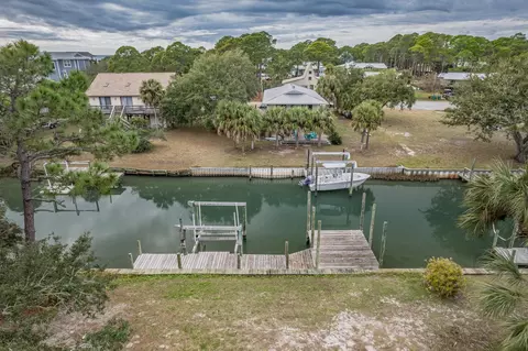 24 Fiesta Dr, Alligator Point, FL 32346