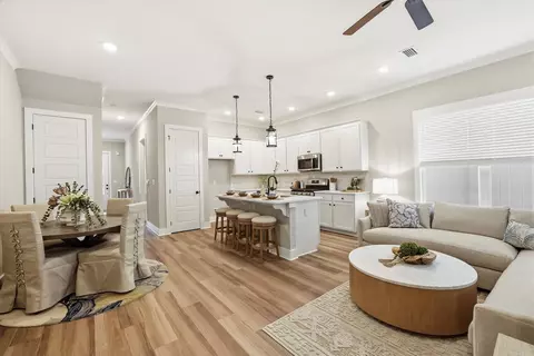 4061 Four Oaks Blvd, Tallahassee, FL 32311