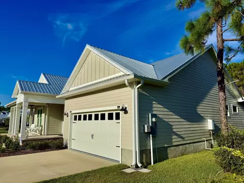 Exterior - 332 Royal Tern Ct, Carrabelle, FL 32322 photo 2 of 8