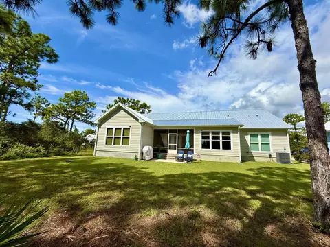 Exterior - 332 Royal Tern Ct, Carrabelle, FL 32322 photo 3 of 8