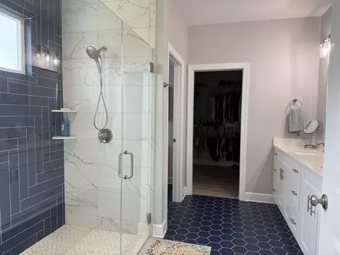 Bath - 332 Royal Tern Ct, Carrabelle, FL 32322 photo 1 of 3