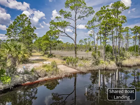 649 Mill Rd, Carrabelle, FL 32322