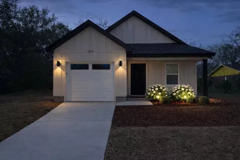 1304 Gibbs Dr, Tallahassee, FL 32303