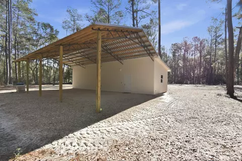 180 Wildflower Ln, Crawfordville, FL 32327