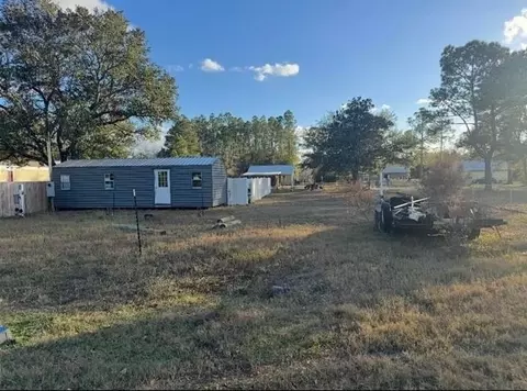 10627 NW Azalea St, Bristol, FL 32321