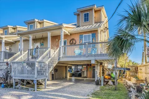 9 Mashes Sands Rd #J, Panacea, FL 32346