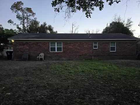 Exterior - 829 E Cherry St, Perry, FL 32347 photo 4 of 4