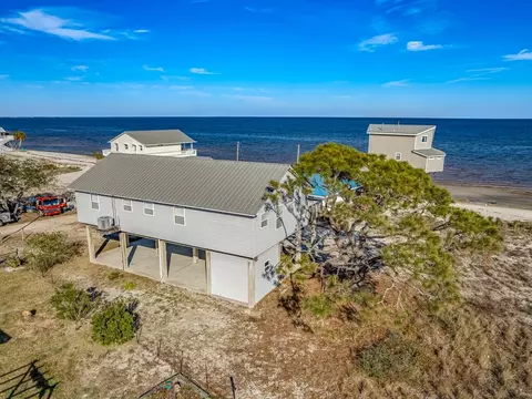 8 Bass St, Alligator Point, FL 32346
