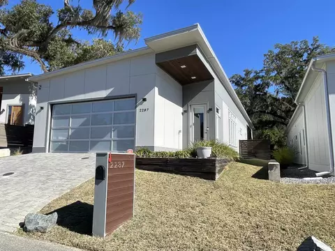 2287 Lake Hall Dr, Tallahassee, FL 32309