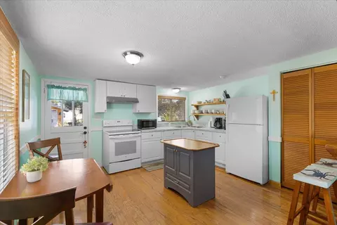 Kitchen - 1601 SE First Ave, Steinhatchee, FL 32359 photo 1 of 3