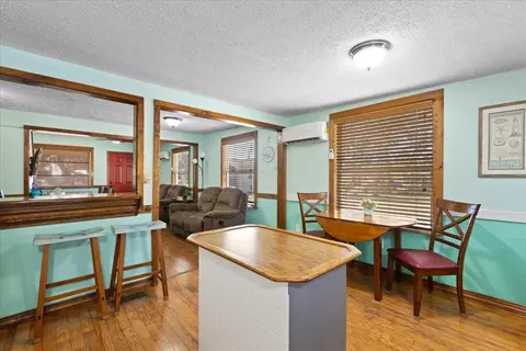 Dining - 1601 SE First Ave, Steinhatchee, FL 32359 photo 1 of 2