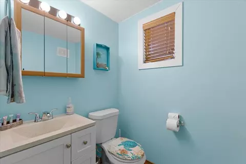 Bath - 1601 SE First Ave, Steinhatchee, FL 32359 photo 3 of 4
