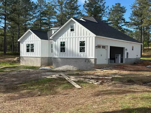 270 Woodridge Ln, Cairo, GA 39827