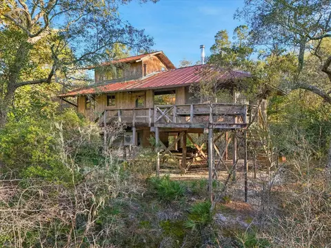 14 Lizard Ln, Sopchoppy, FL 32358