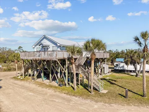 Exterior - 14076 Spring Warrior Rd, Perry, FL 32348 photo 3 of 14