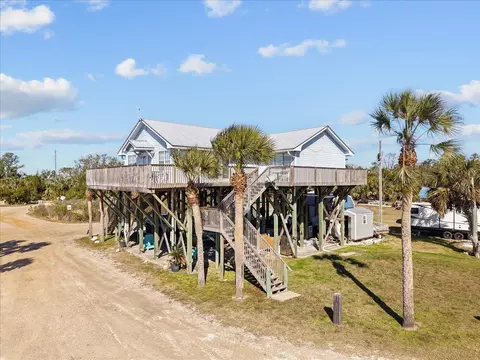 Exterior - 14076 Spring Warrior Rd, Perry, FL 32348 photo 4 of 14
