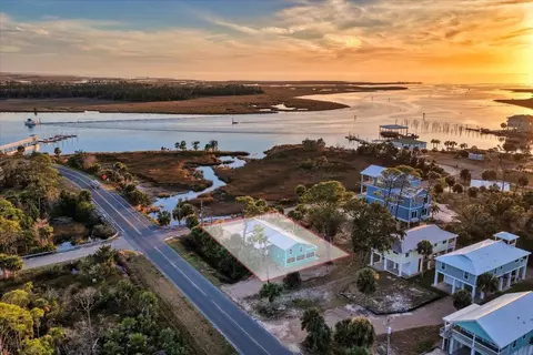 View/Area - 201 NW First Ave, Steinhatchee, FL 32359 photo 1 of 6