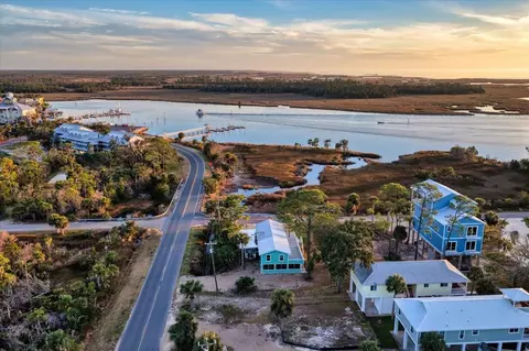 View/Area - 201 NW First Ave, Steinhatchee, FL 32359 photo 5 of 6