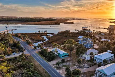 View/Area - 201 NW First Ave, Steinhatchee, FL 32359 photo 6 of 6