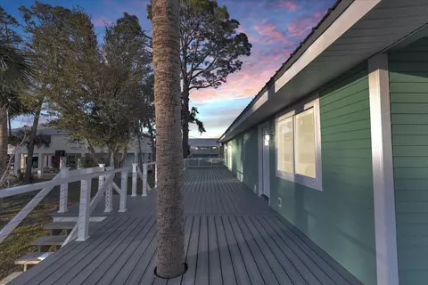 Exterior - 201 NW First Ave, Steinhatchee, FL 32359 photo 3 of 13