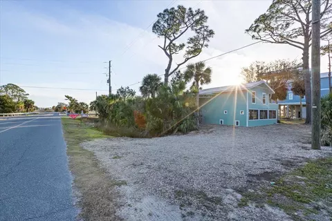 Exterior - 201 NW First Ave, Steinhatchee, FL 32359 photo 11 of 13