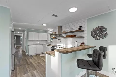 Kitchen - 201 NW First Ave, Steinhatchee, FL 32359 photo 1 of 8